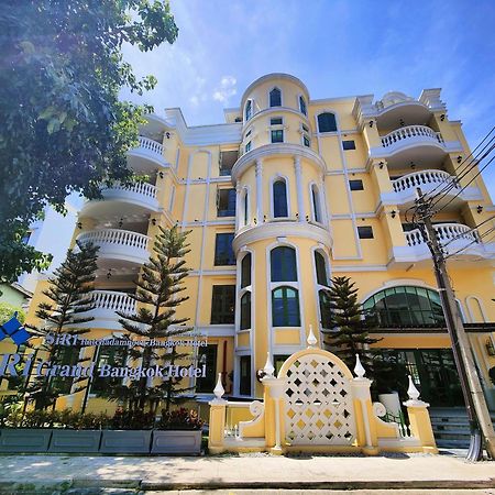 Siri Grand Bangkok Hotel Bagian luar foto
