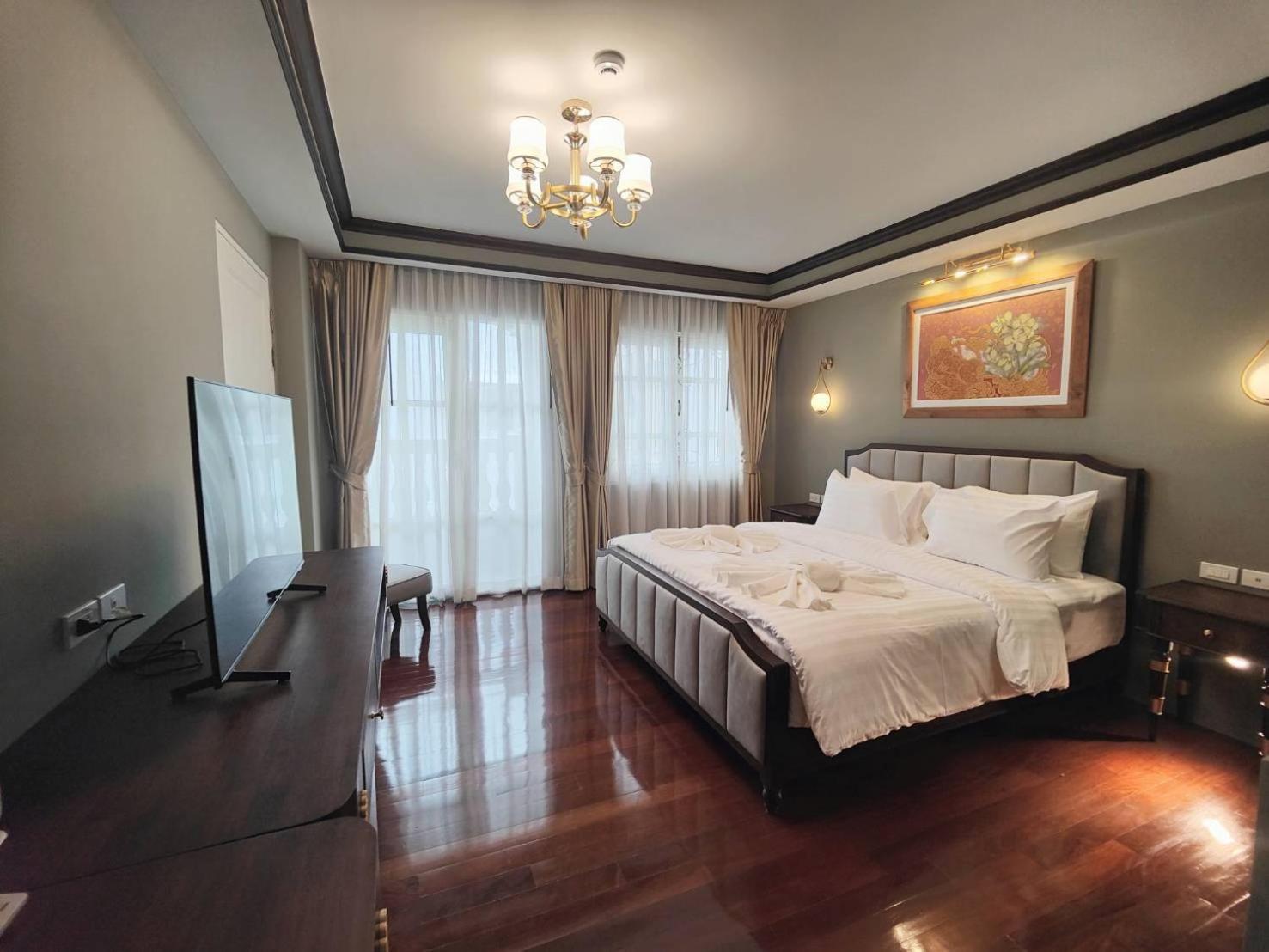 Siri Grand Bangkok Hotel Bagian luar foto